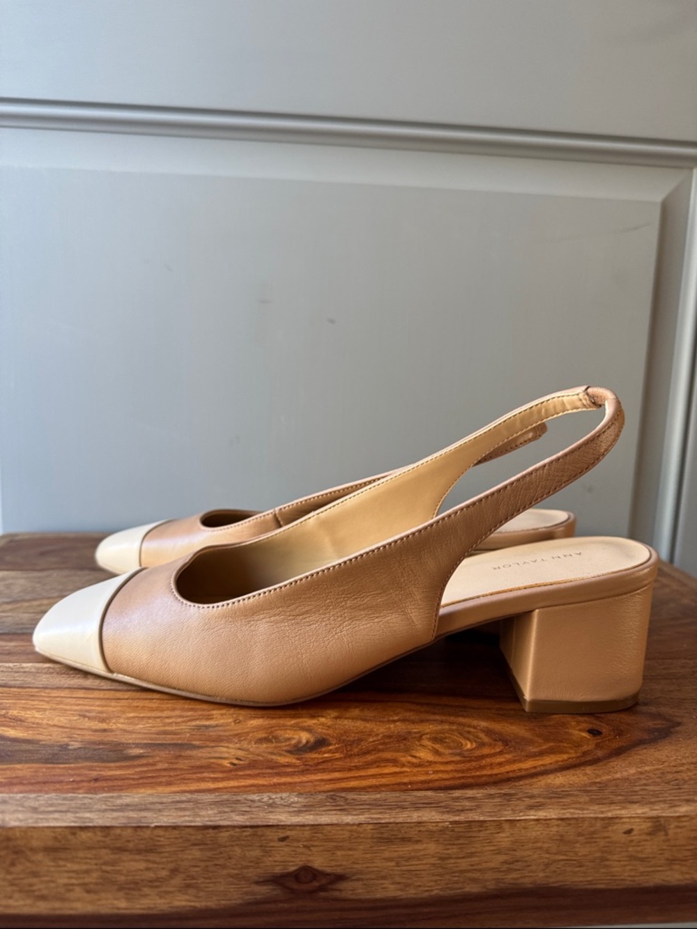 New Ann Taylor Two-Tone Slingback Block Heel Pumps Beige Cream Leather Size 9.5 - Picture 5 of 6